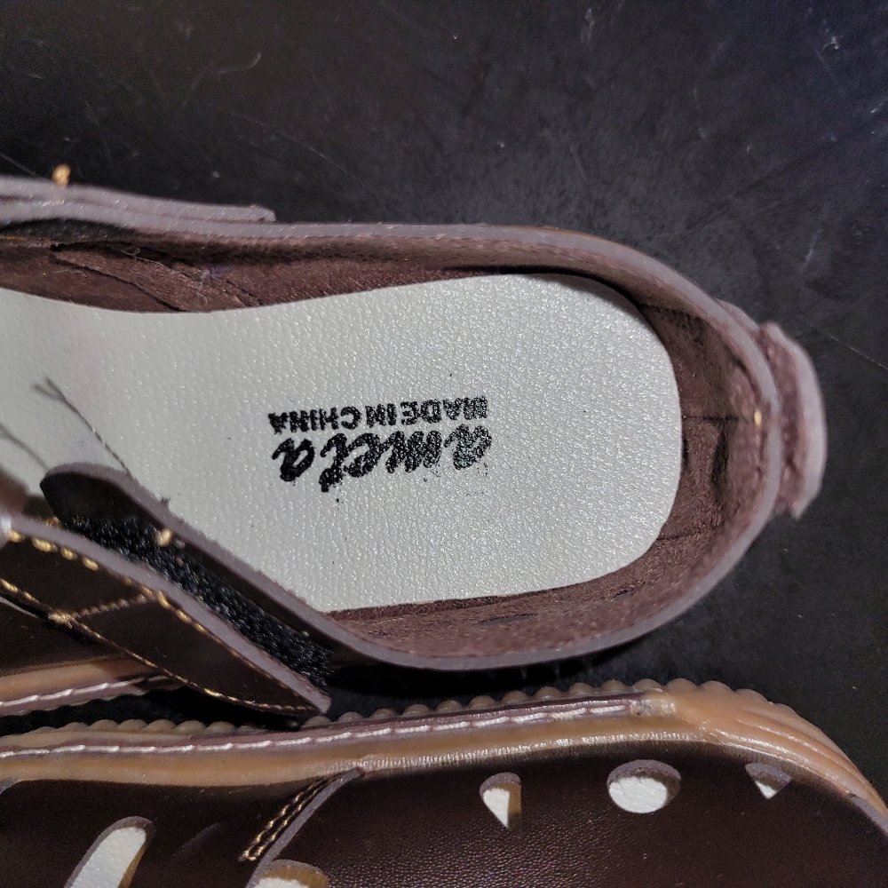 Ameta Girls Brown Leather Closed-Toe Sandals / Shoes - Size 4 - Picture 5 of 5